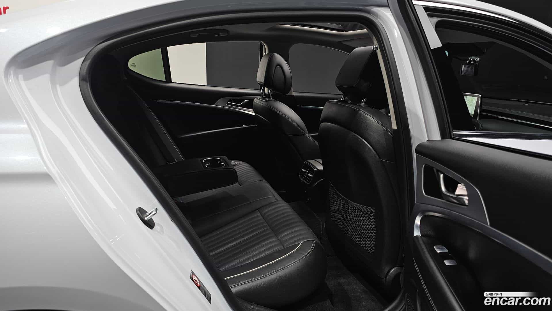 G70 Genesis 2018.0-INNER-036