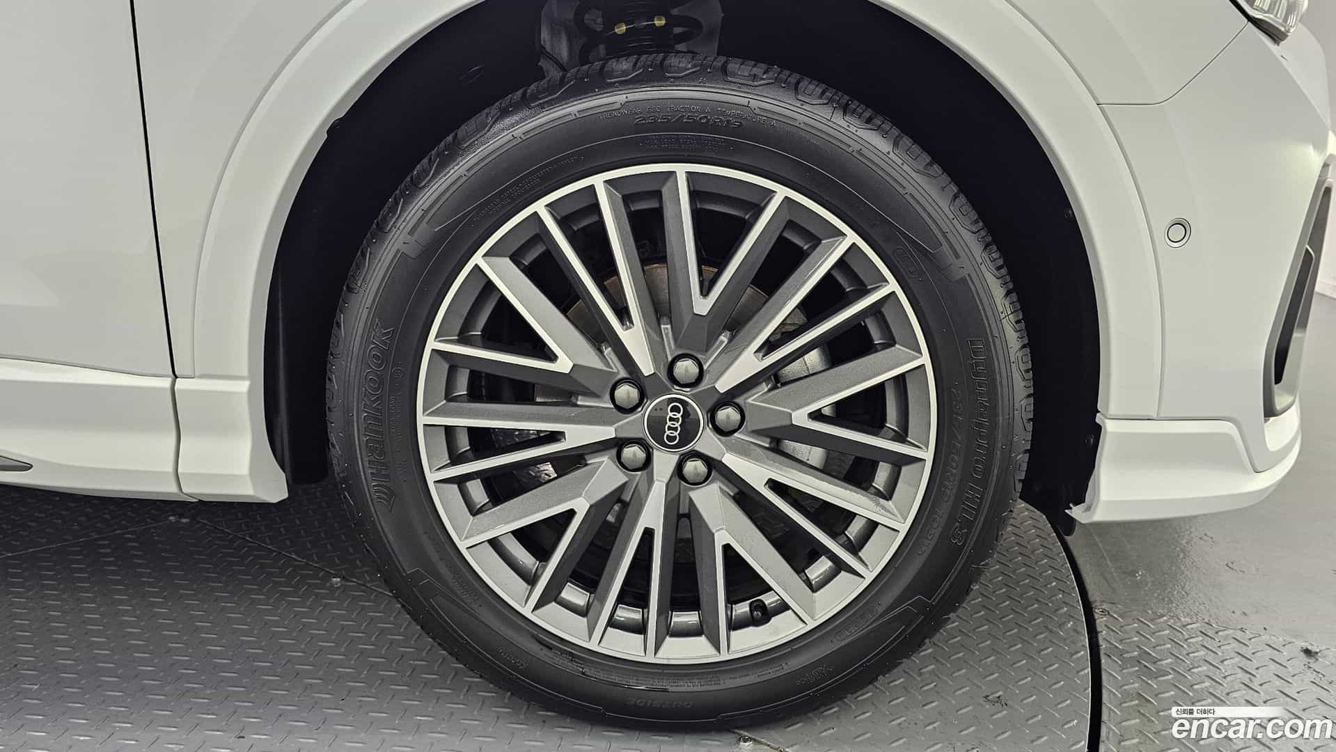 Q3 Audi 2022.5-OUTER-031