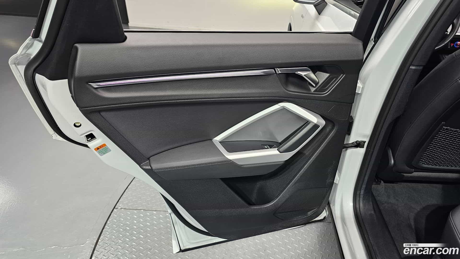 Q3 Audi 2022.5-INNER-035