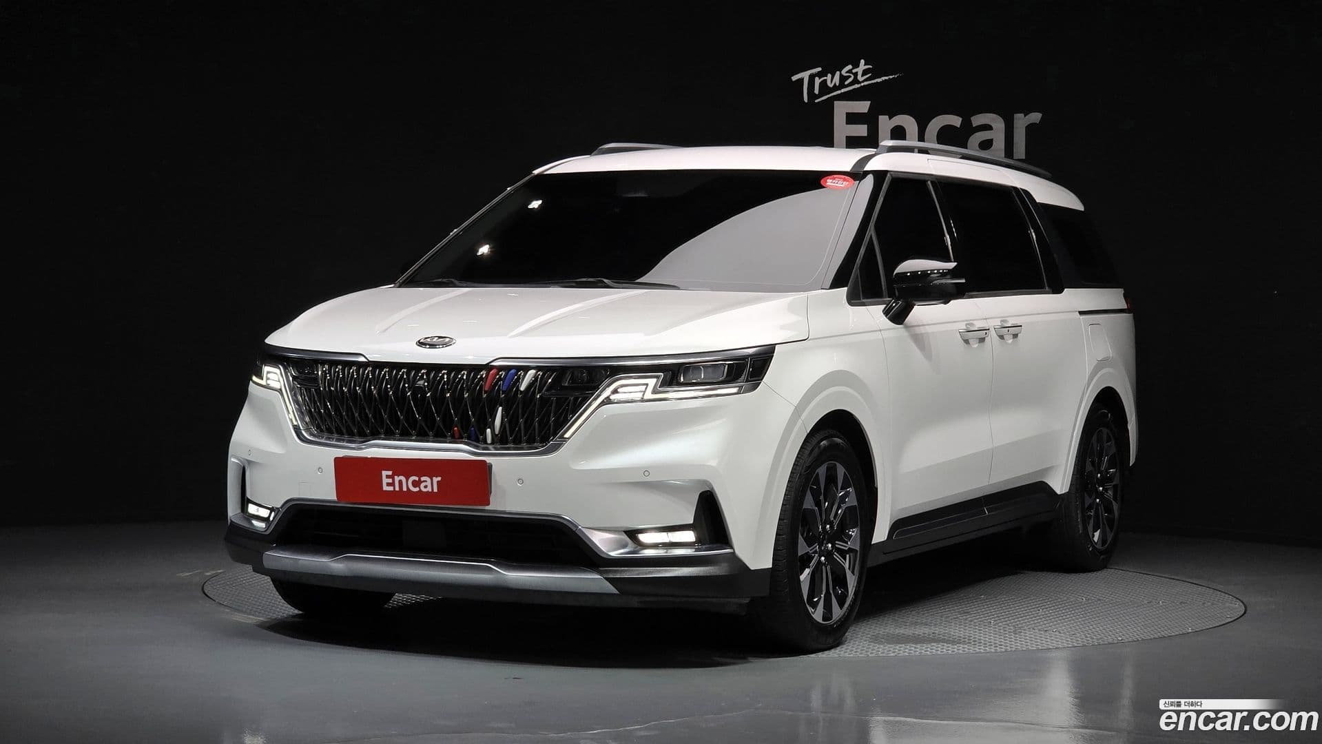 Main__Slider__Photo:Canival Kia 2021.5-0
