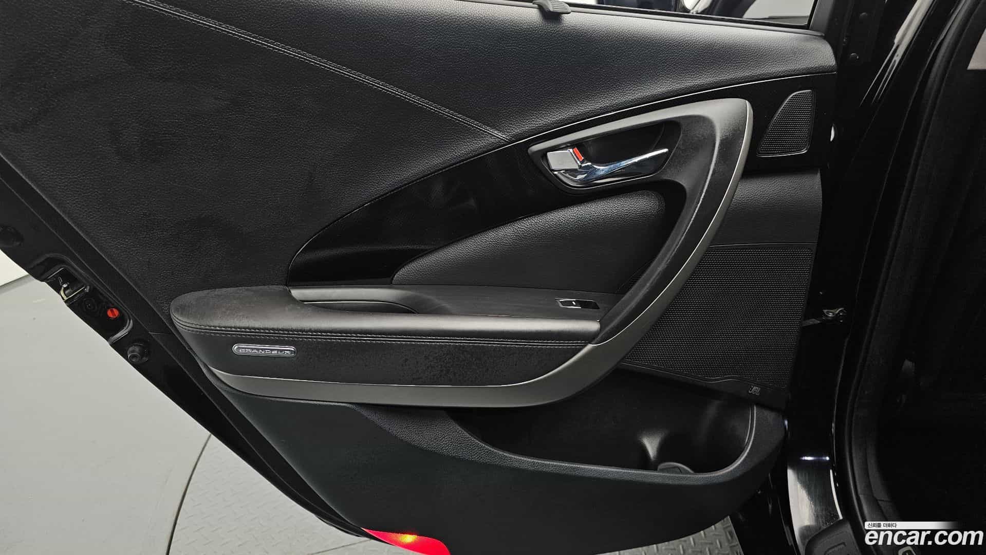 Grandeur Hyundai 2014.5-INNER-035