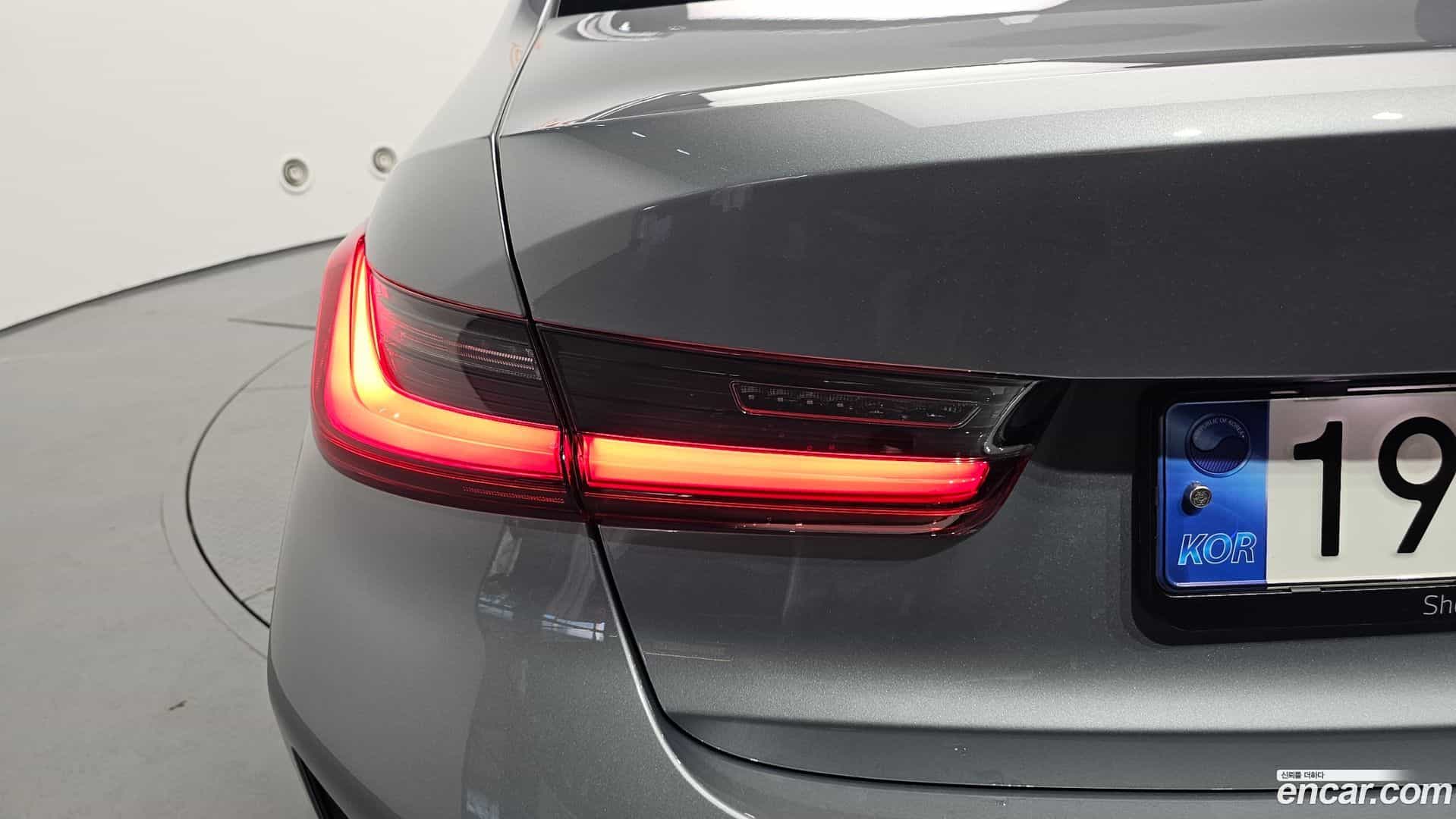 3-Series BMW 2024.1-OUTER-033