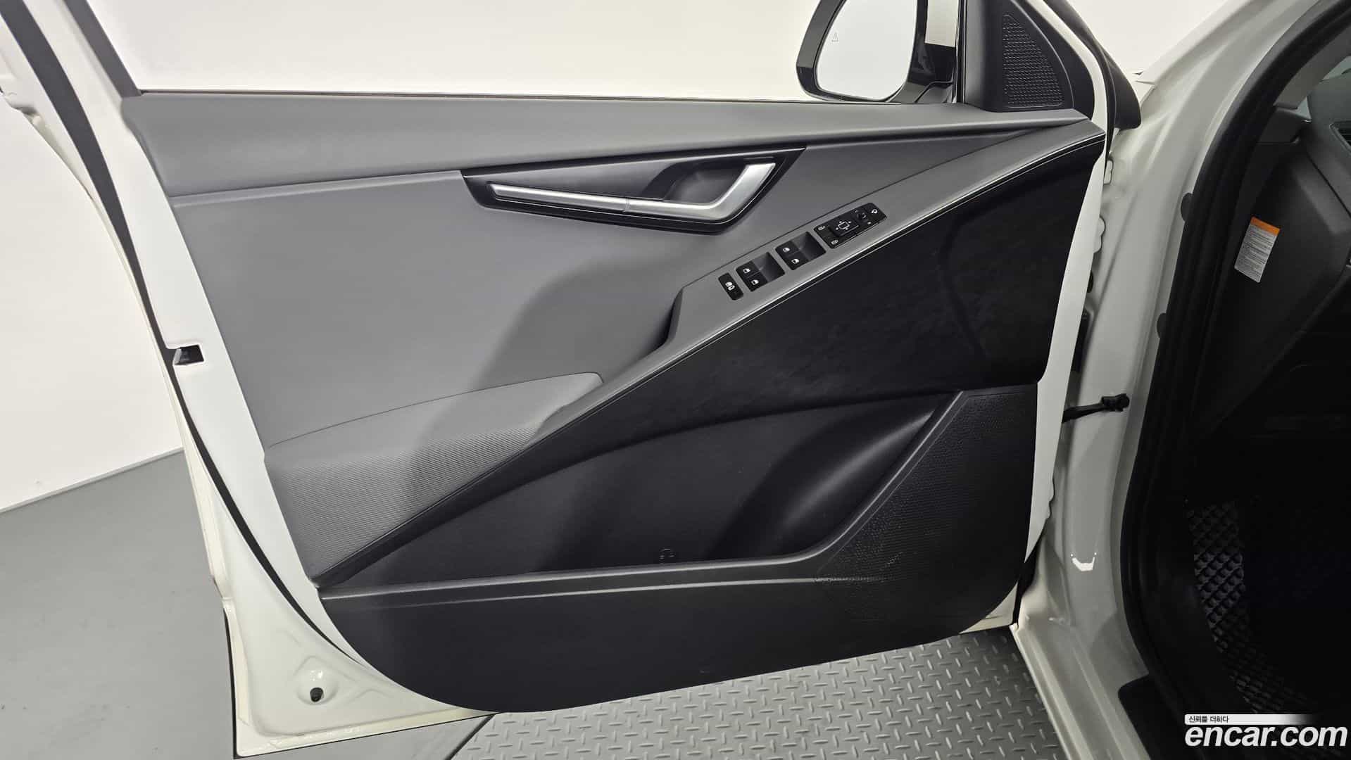 Niro Kia 2022.2-INNER-034