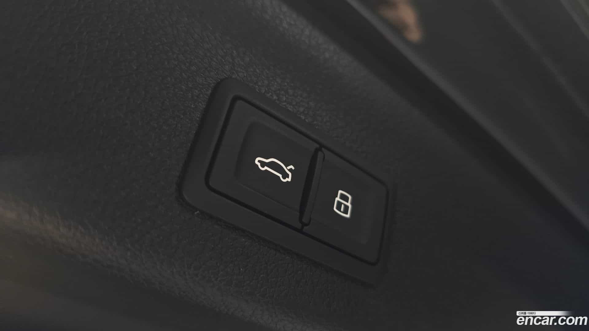 Q3 Audi 2025.8-OPTION-024