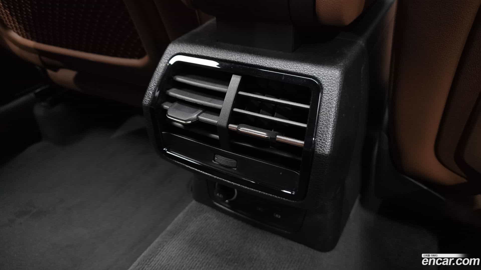 Q3 Audi 2025.8-OPTION-043