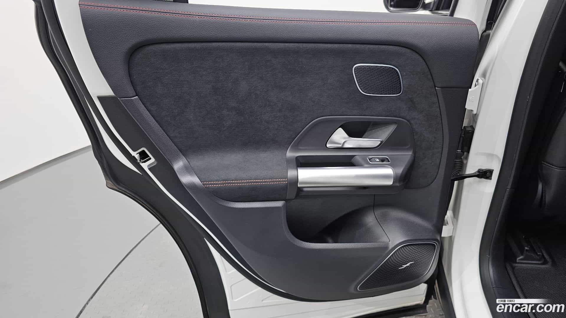 EQA Mercedes-Benz 2024.0-INNER-035