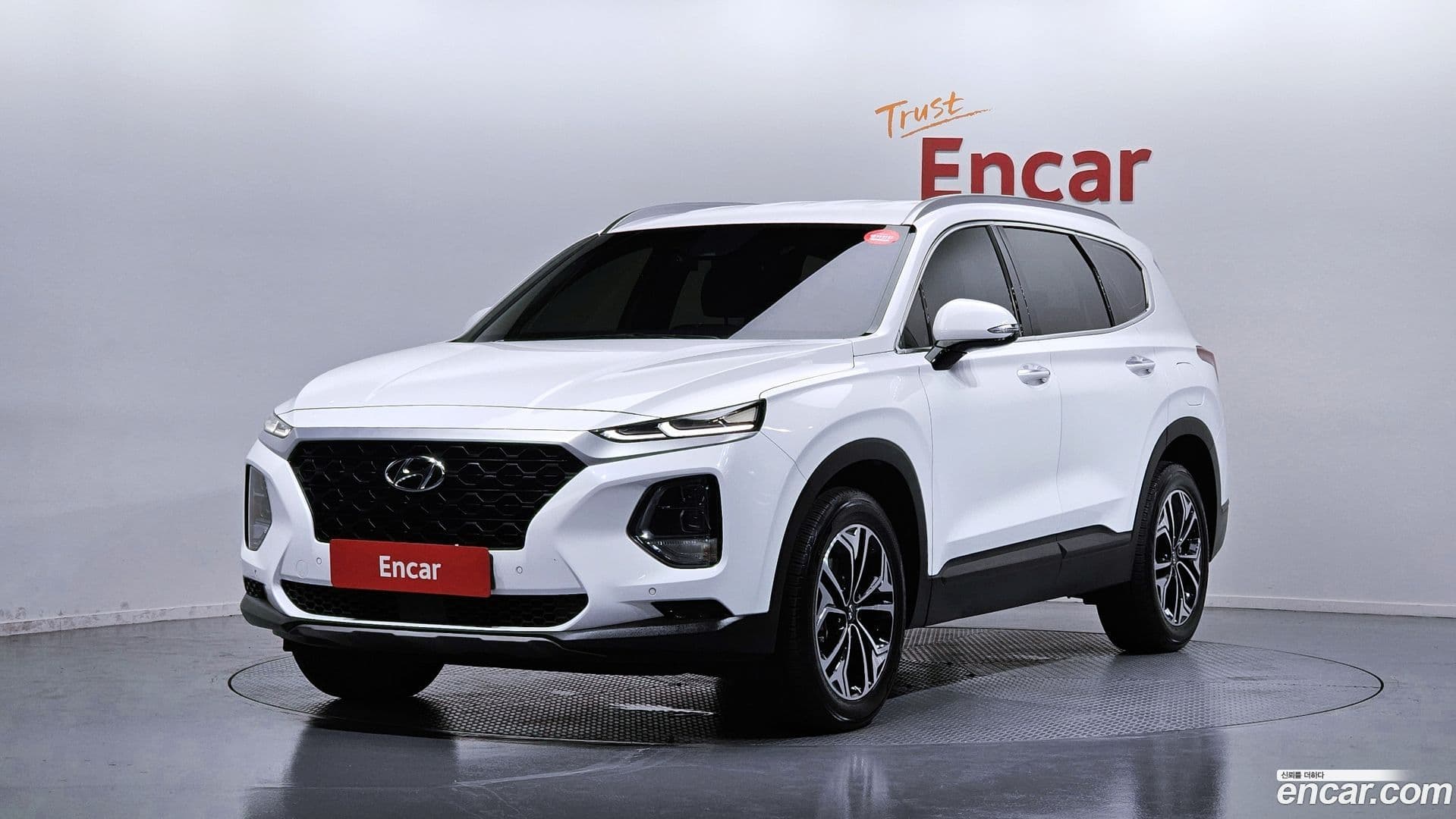 Main__Slider__Photo:Santafe Hyundai 2018.8-0