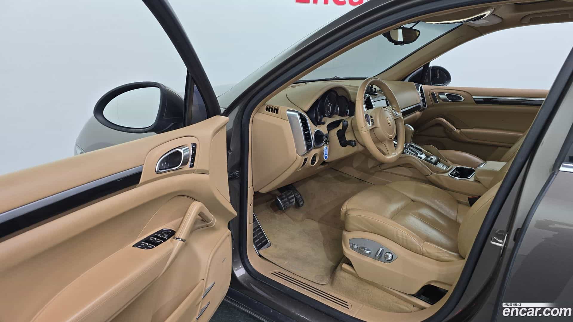 Cayenne Porsche 2013.0-INNER-010