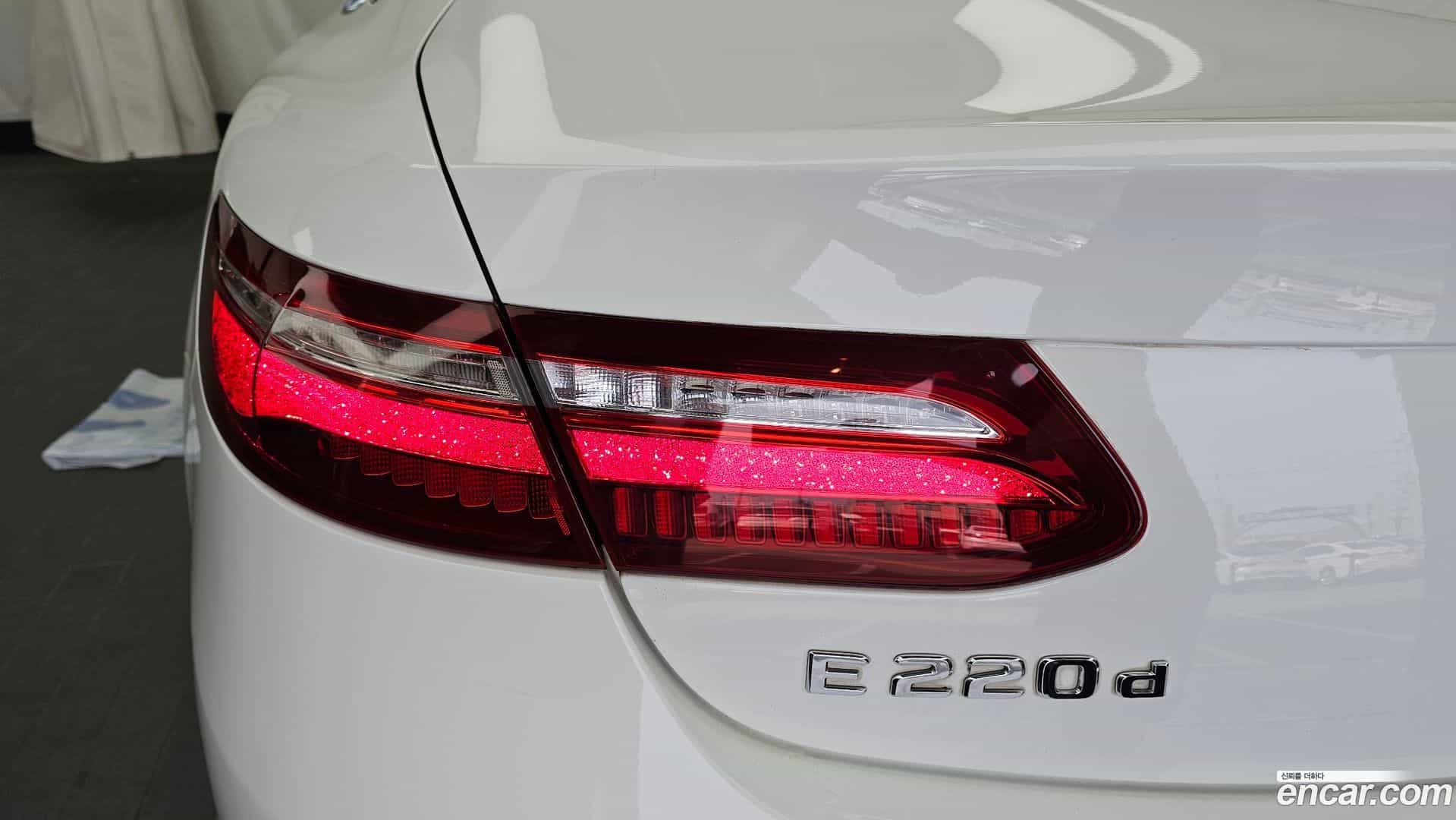 E-Class Mercedes-Benz 2017.6-OUTER-033