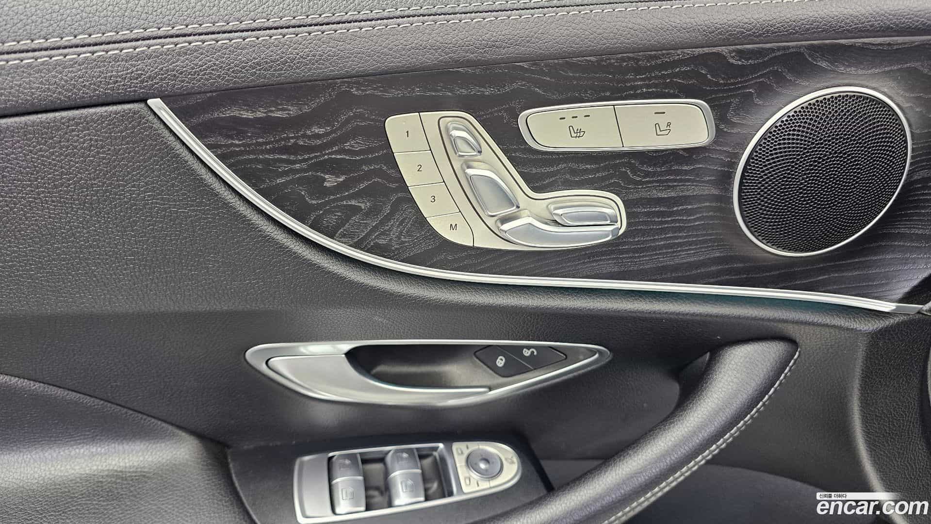E-Class Mercedes-Benz 2017.6-OPTION-041