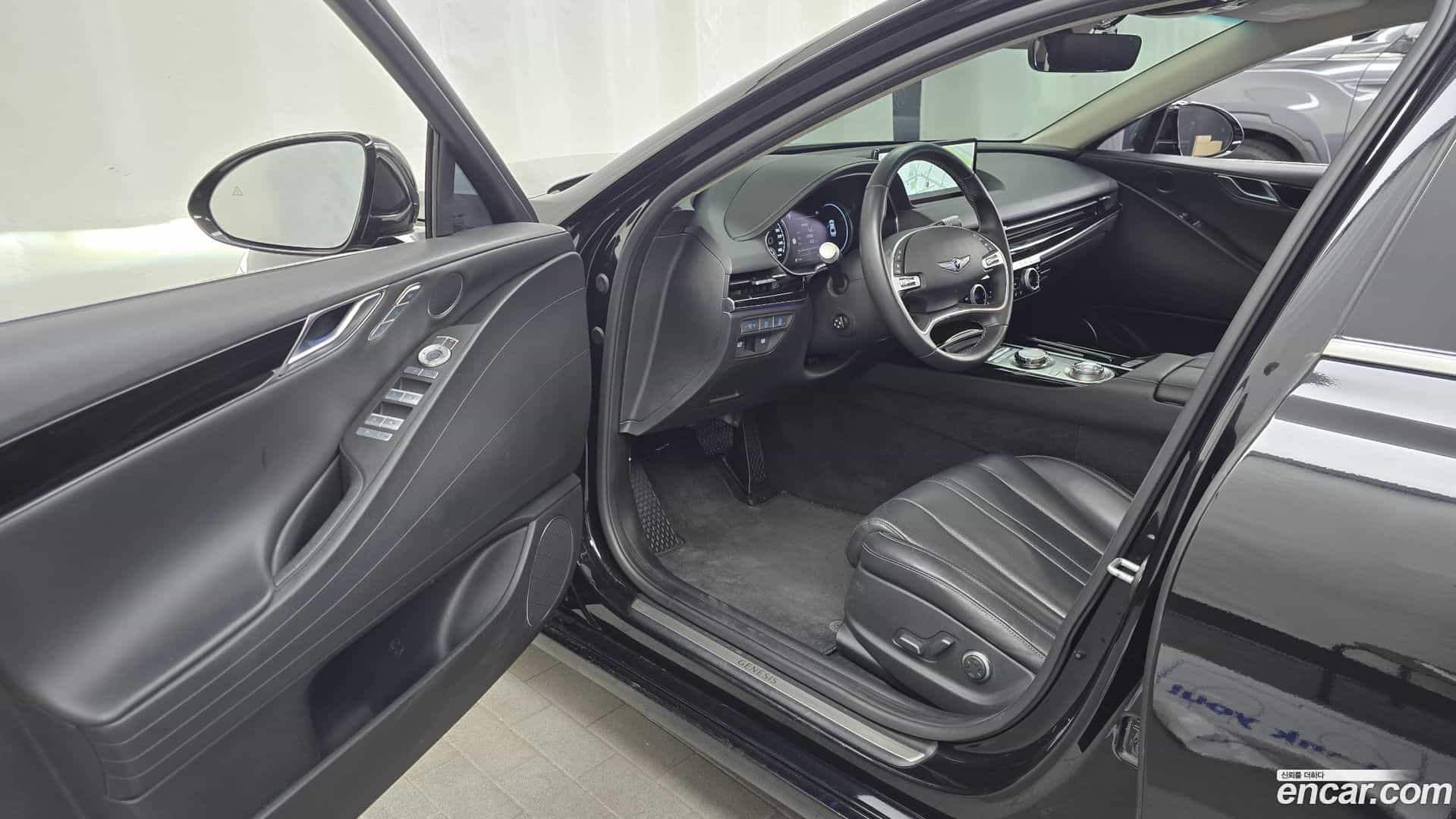 G80 Genesis 2023.0-INNER-010