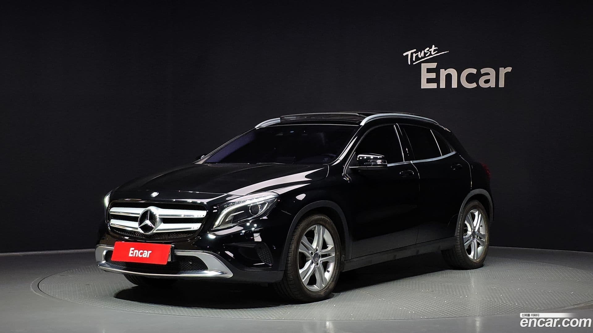 Main__Slider__Photo:GLA-Class Mercedes-Benz 2016.11-0