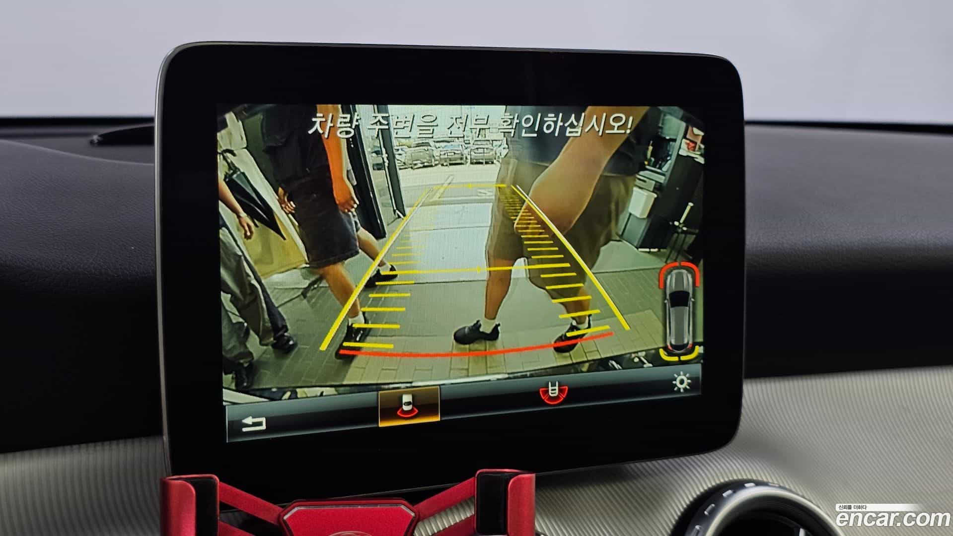 GLA-Class Mercedes-Benz 2016.11-OPTION-019