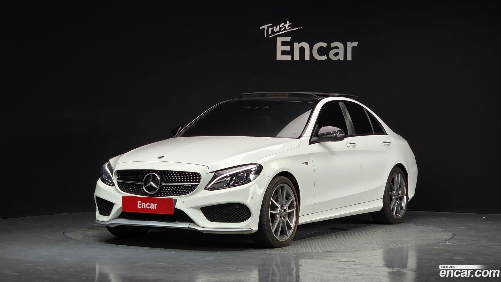 Main__Slider__Photo:C-Class Mercedes-Benz 2018.1-0