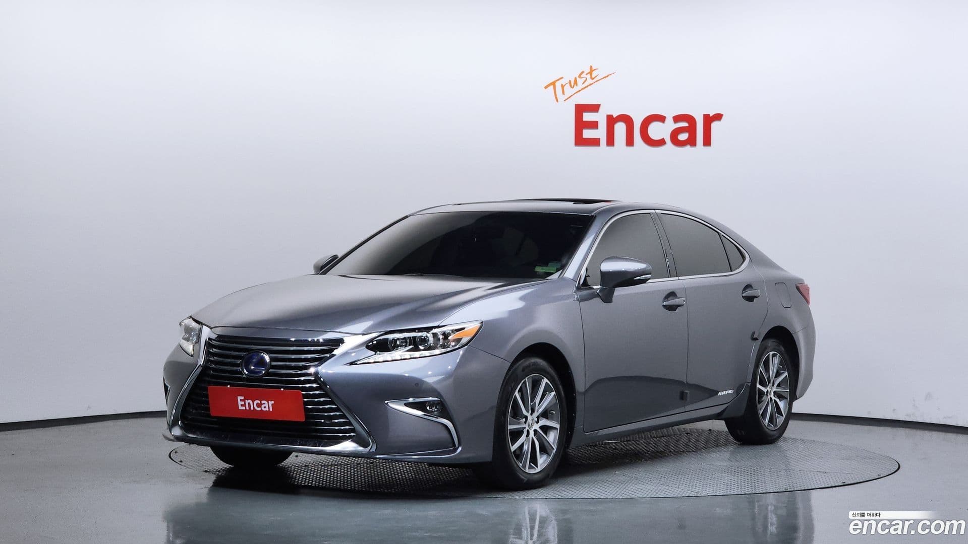 Main__Slider__Photo:ES Lexus 2017.3-0