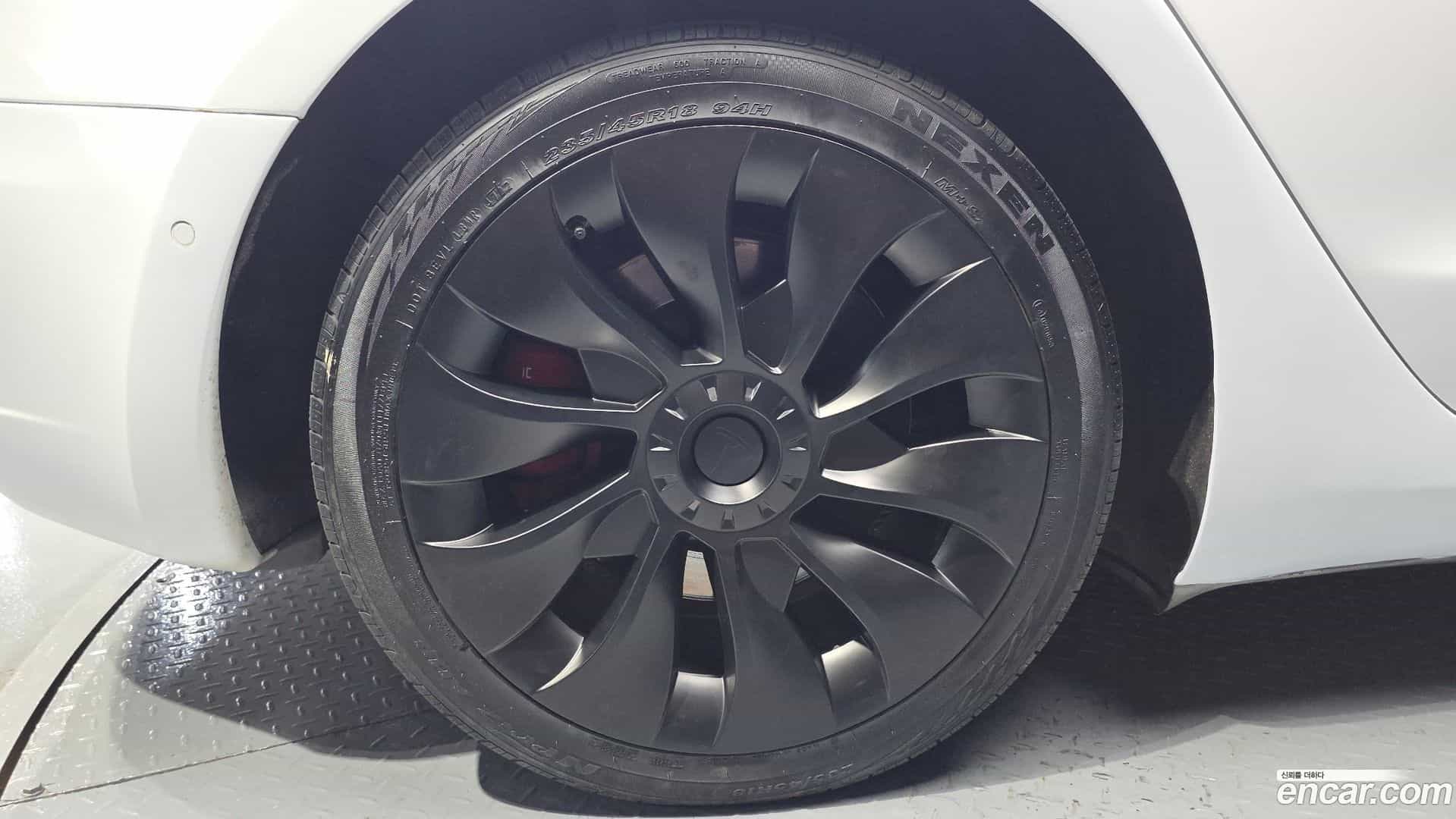 Model 3 Tesla 2020.2-OUTER-005