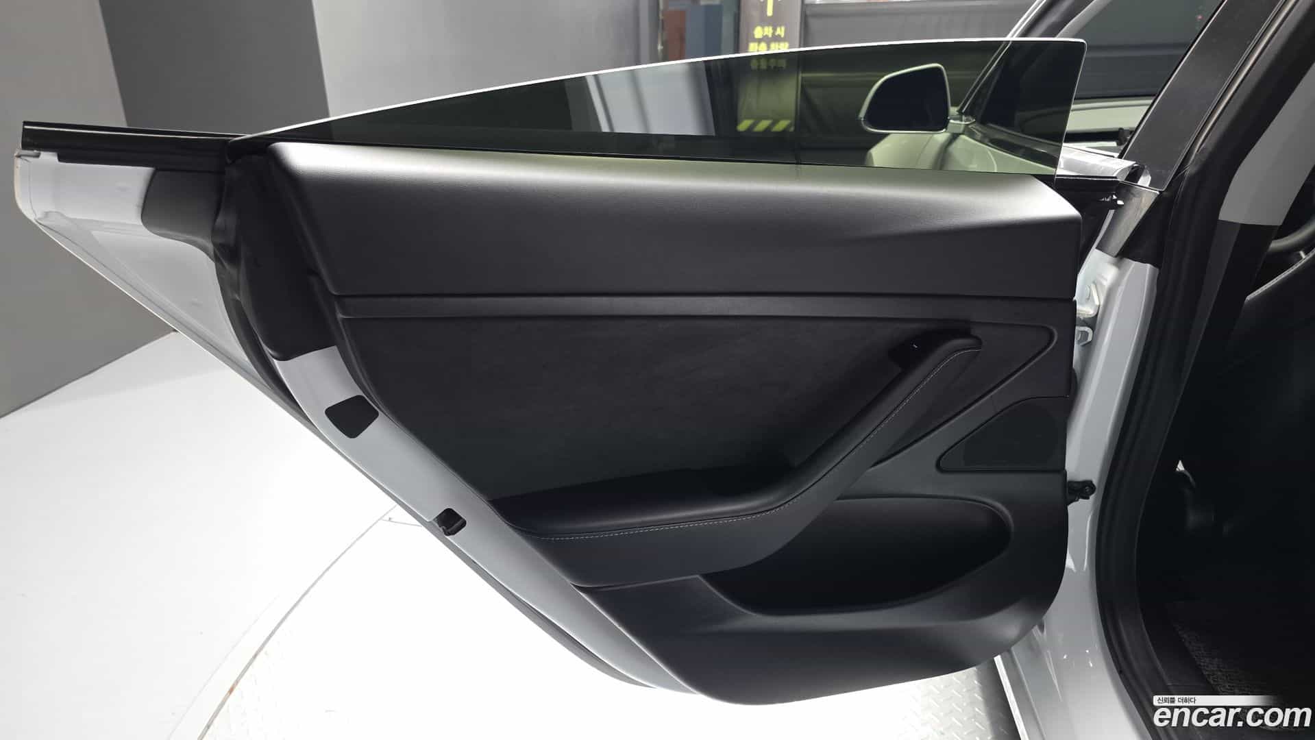 Model 3 Tesla 2020.2-INNER-035