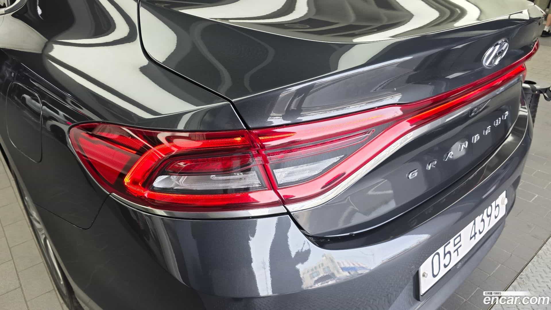 Grandeur Hyundai 2017.0-OUTER-033