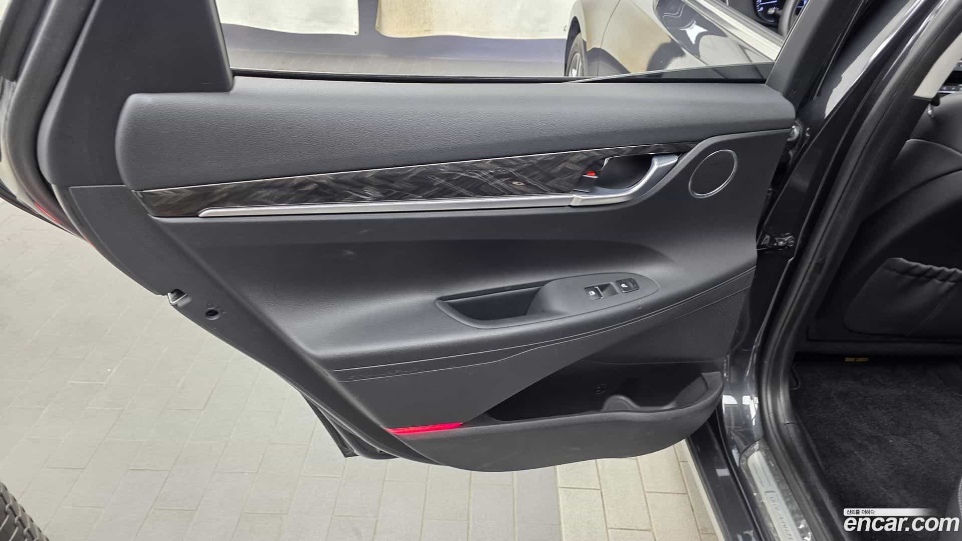 Grandeur Hyundai 2017.0-INNER-035