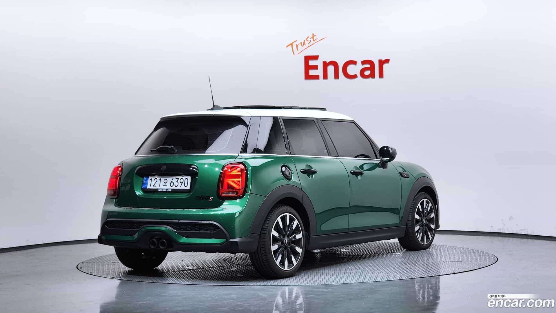 Cooper Mini 2022.5-OUTER-002