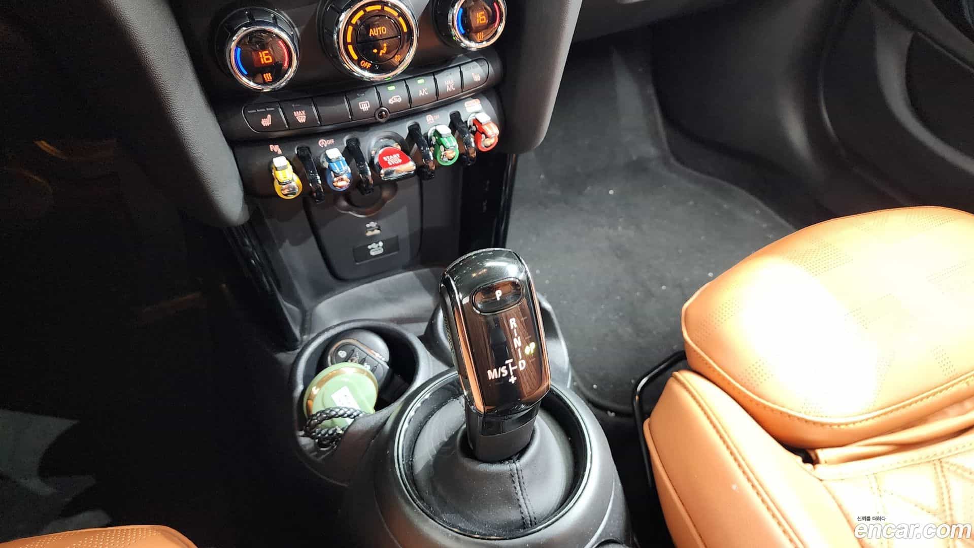Cooper Mini 2022.5-INNER-009