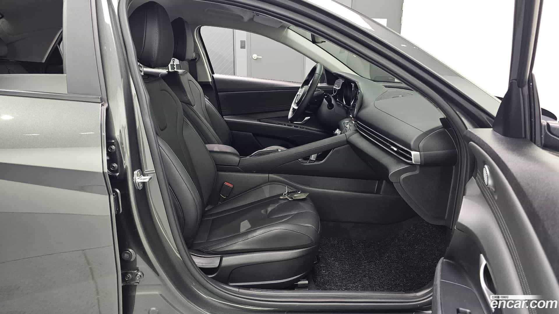 AVANTE Hyundai 2020.6-OPTION-016