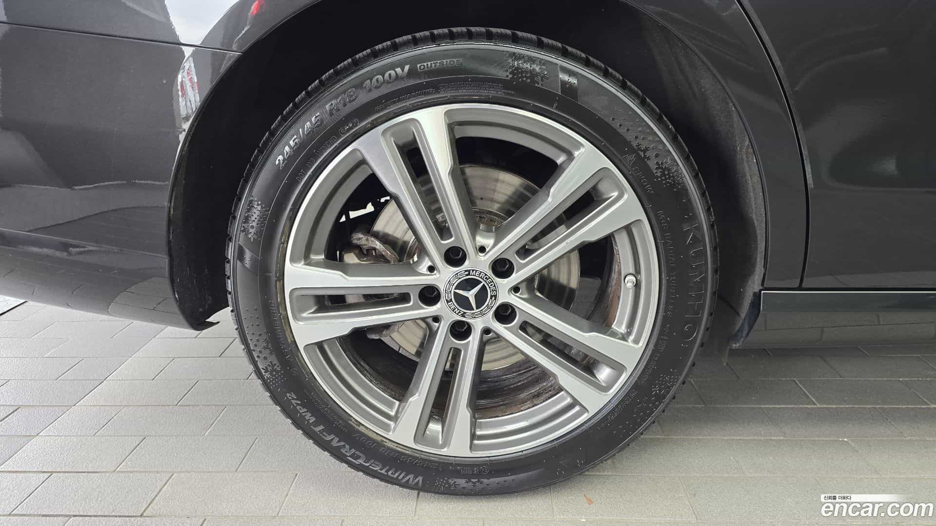 E-Class Mercedes-Benz 2022.4-OUTER-005