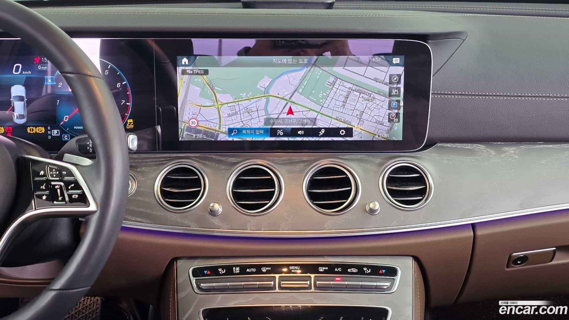 E-Class Mercedes-Benz 2022.4-OPTION-016