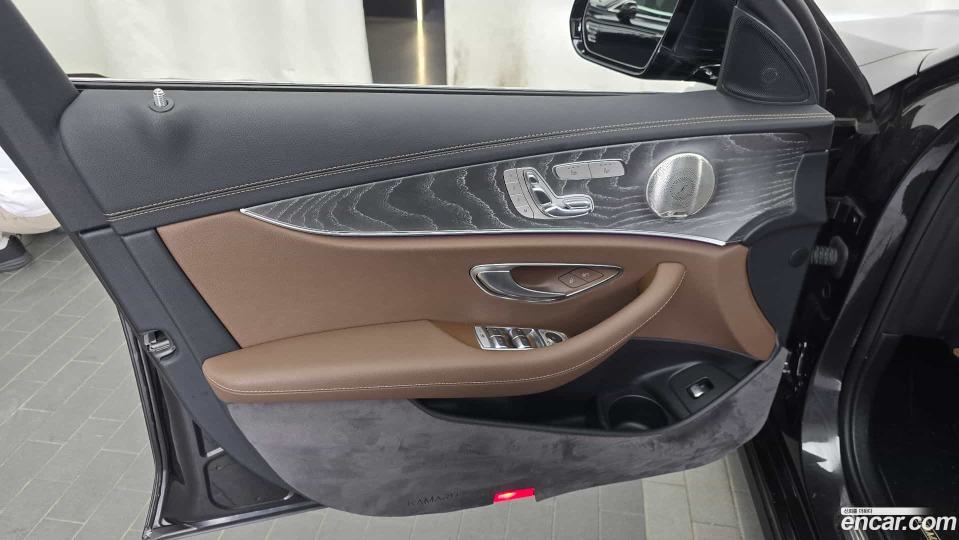 E-Class Mercedes-Benz 2022.4-INNER-034