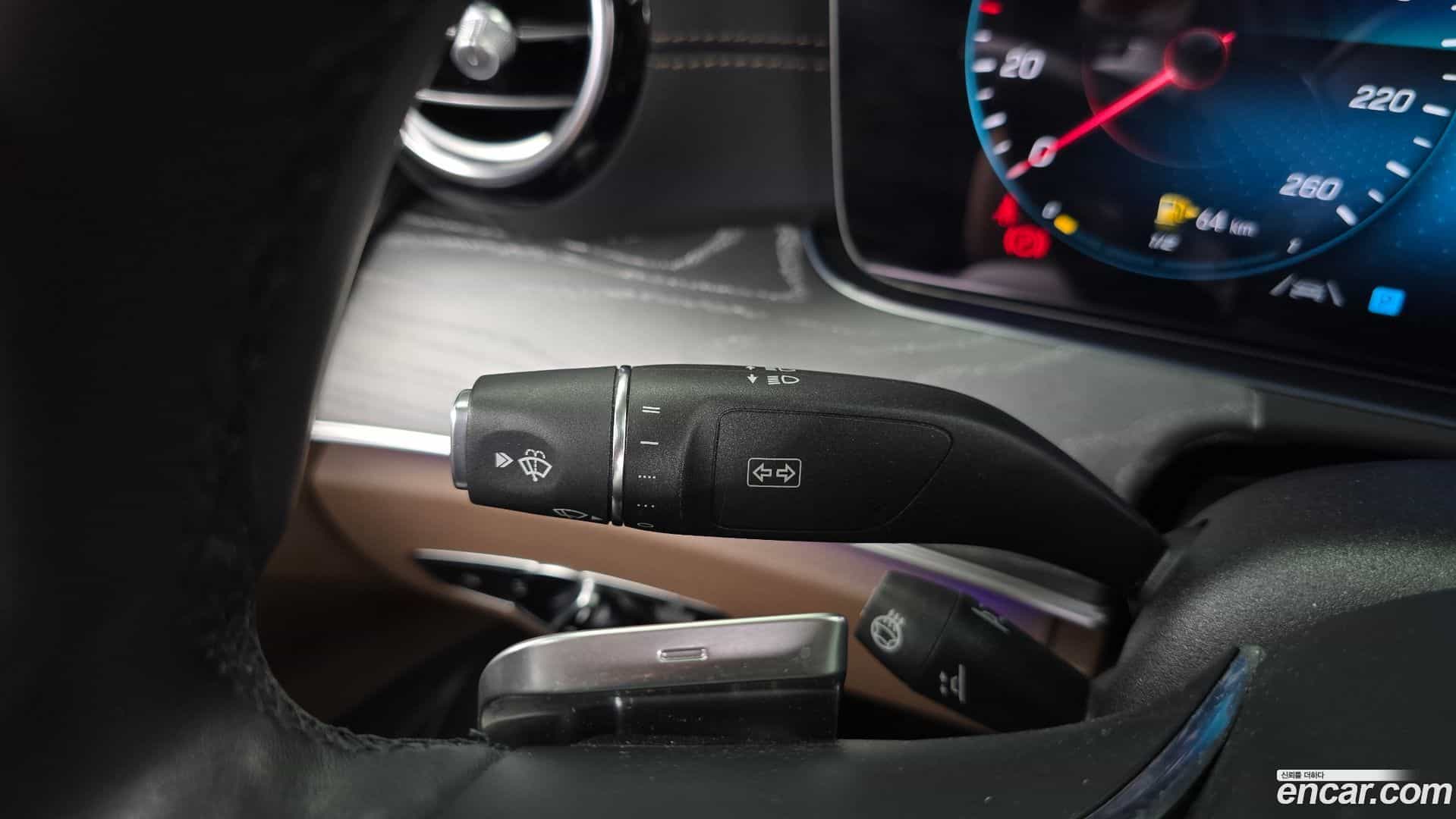 E-Class Mercedes-Benz 2022.4-OPTION-040