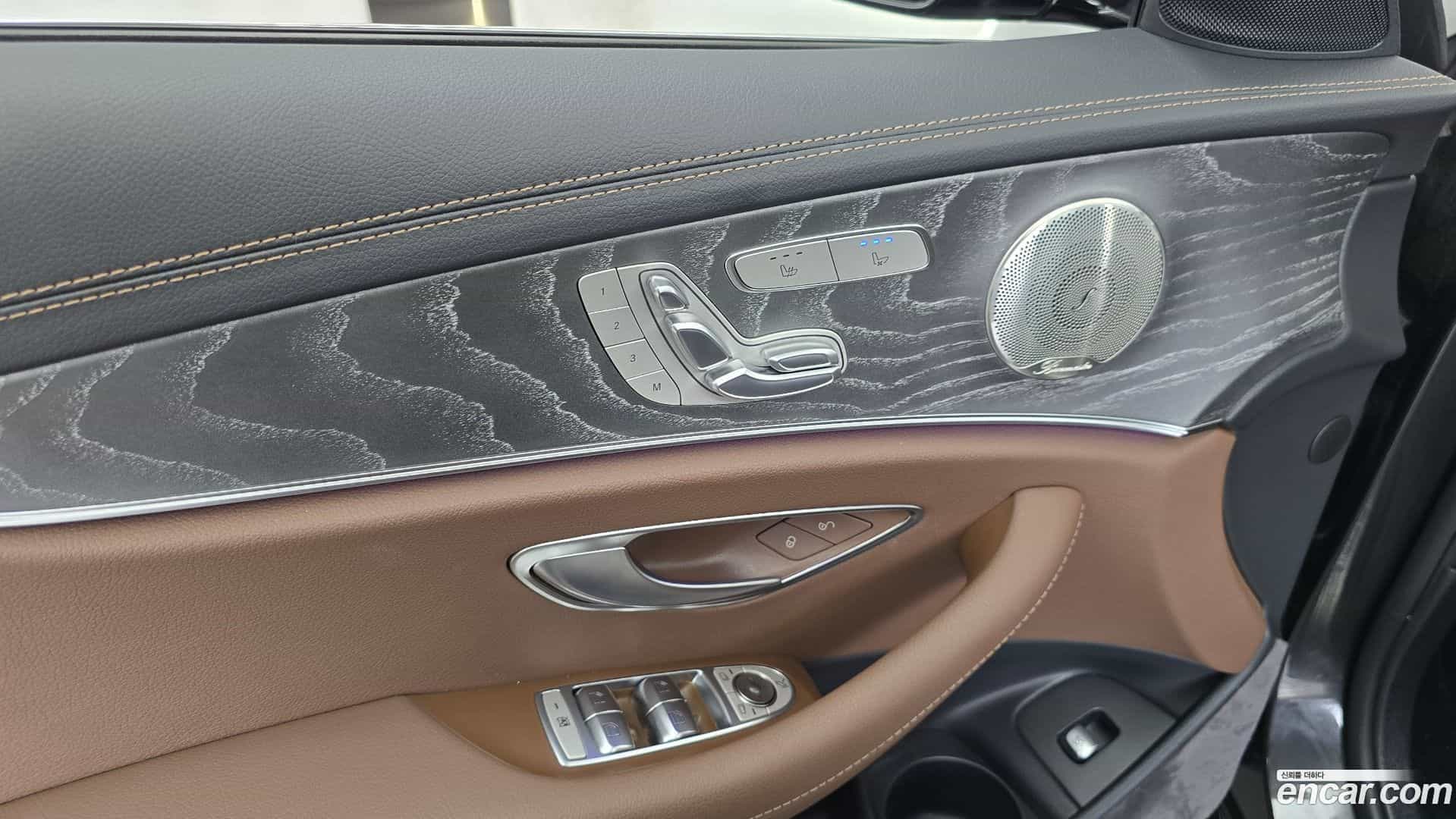 E-Class Mercedes-Benz 2022.4-OPTION-041