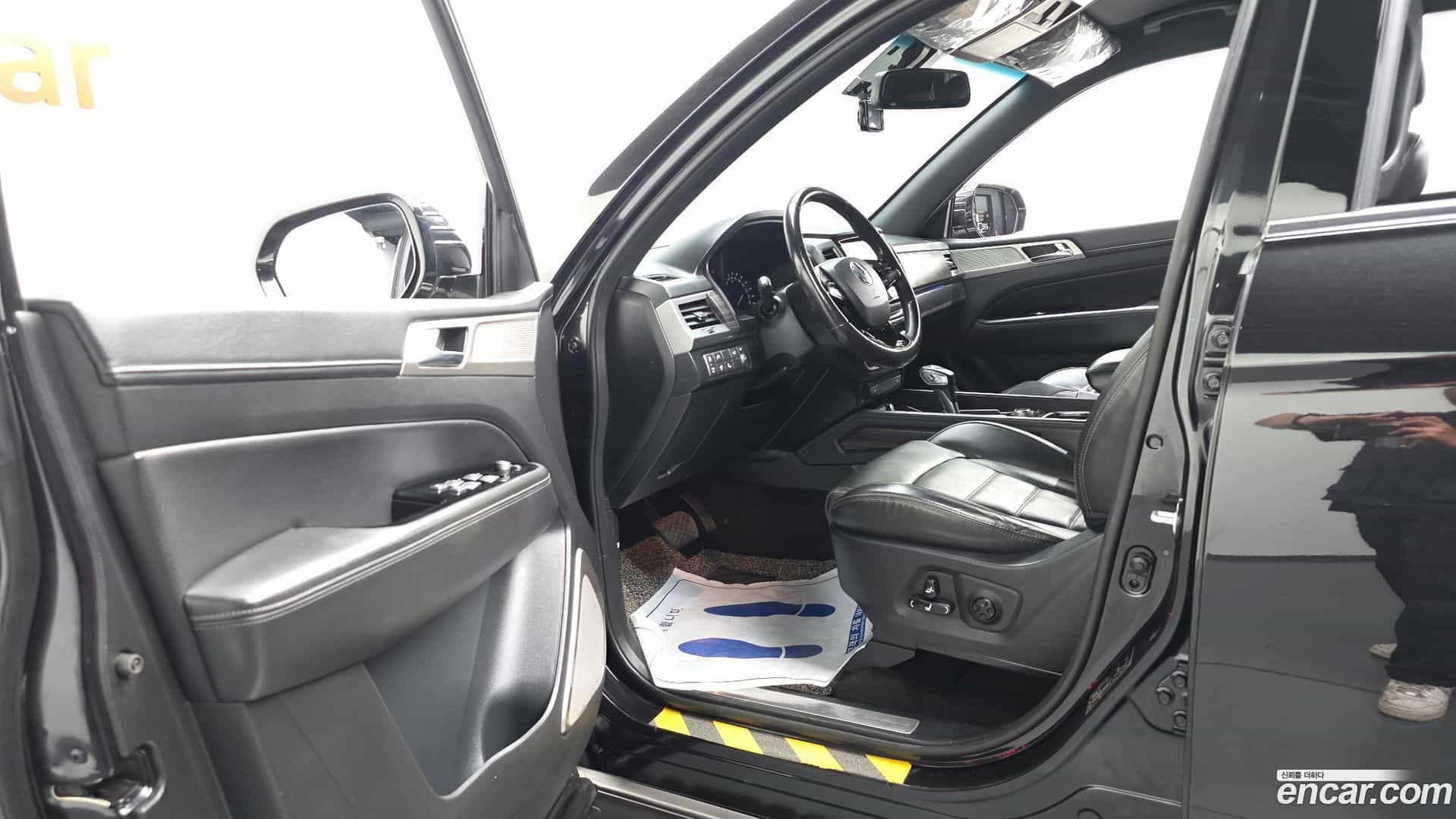 Rexton KG Mobility 2018.9-INNER-010