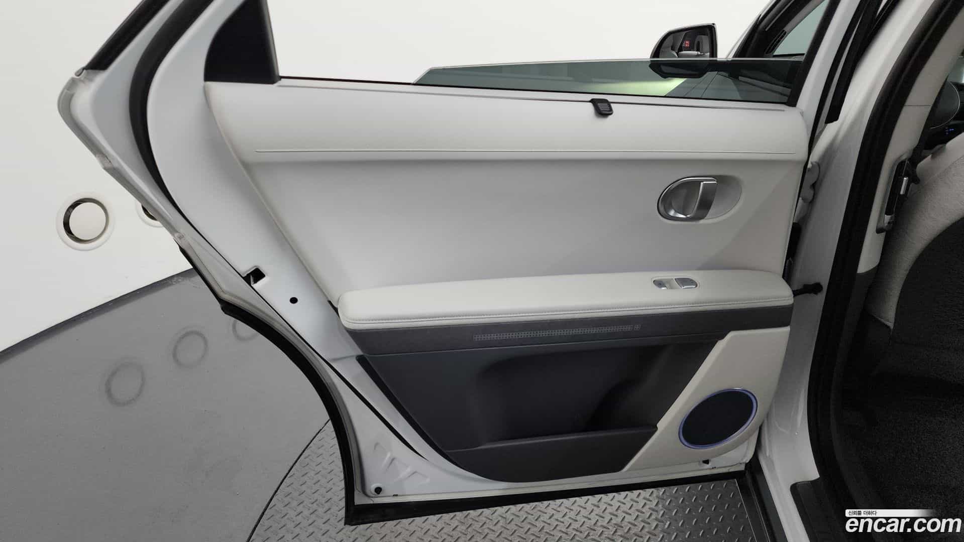 Ioniq5 Hyundai 2022.2-INNER-035