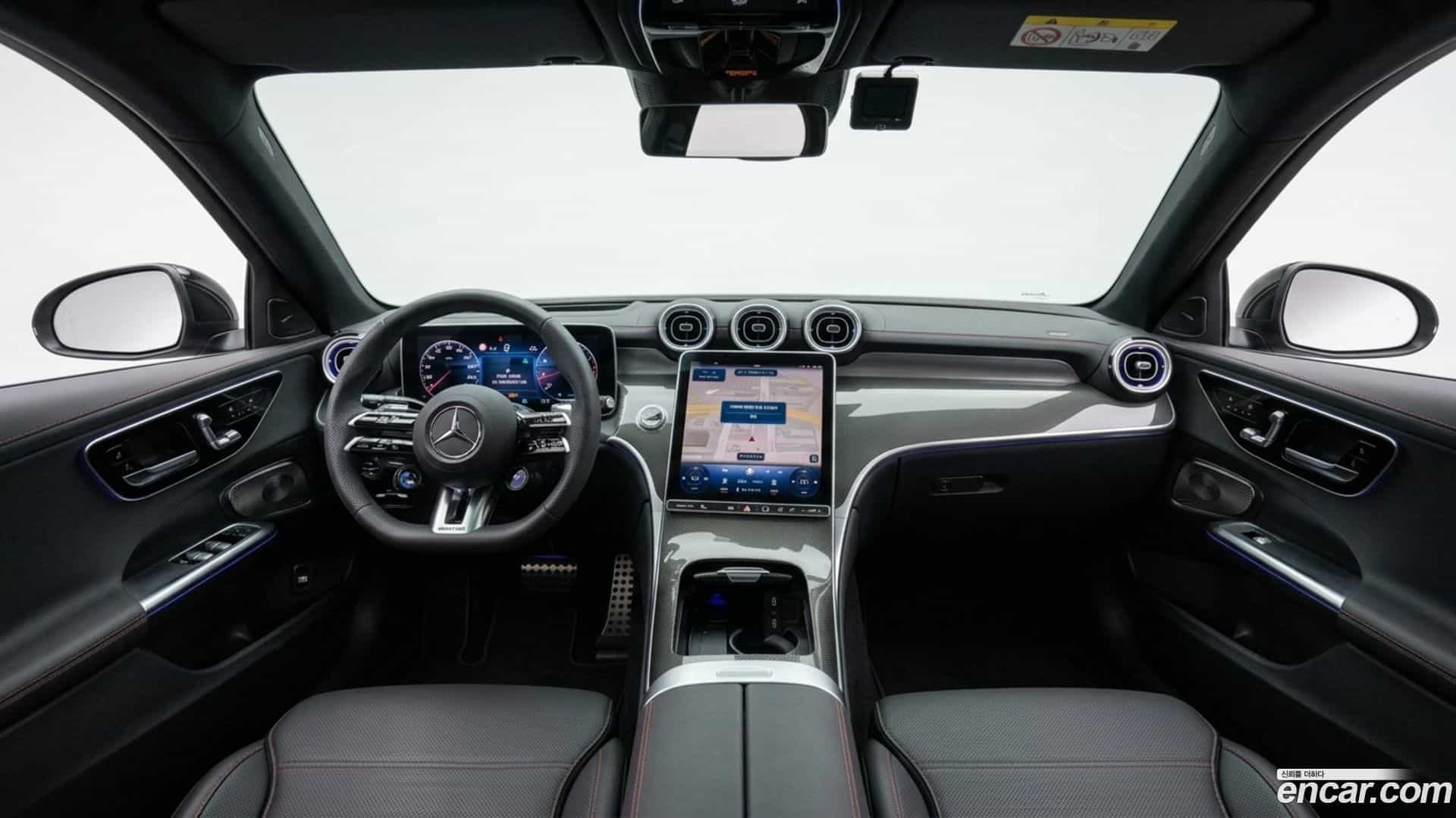 GLC-Class Mercedes-Benz 2025.1-INNER-007