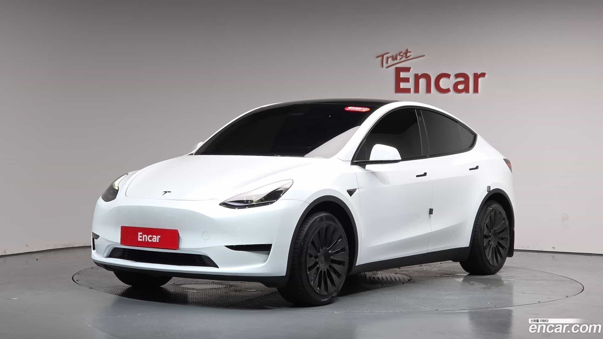 Model Y Tesla 2023.10-THUMBNAIL-011