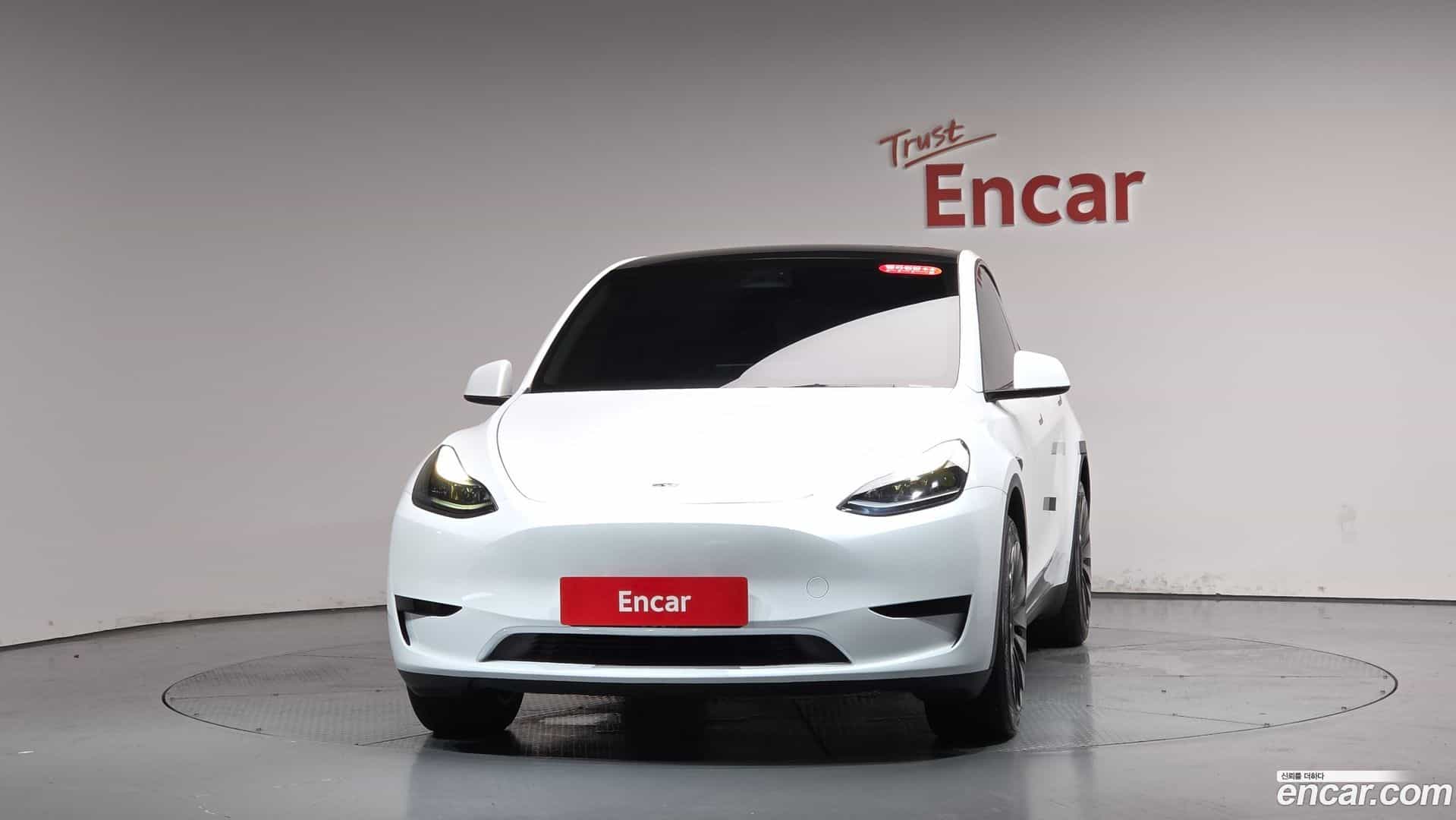 Model Y Tesla 2023.10-OUTER-003