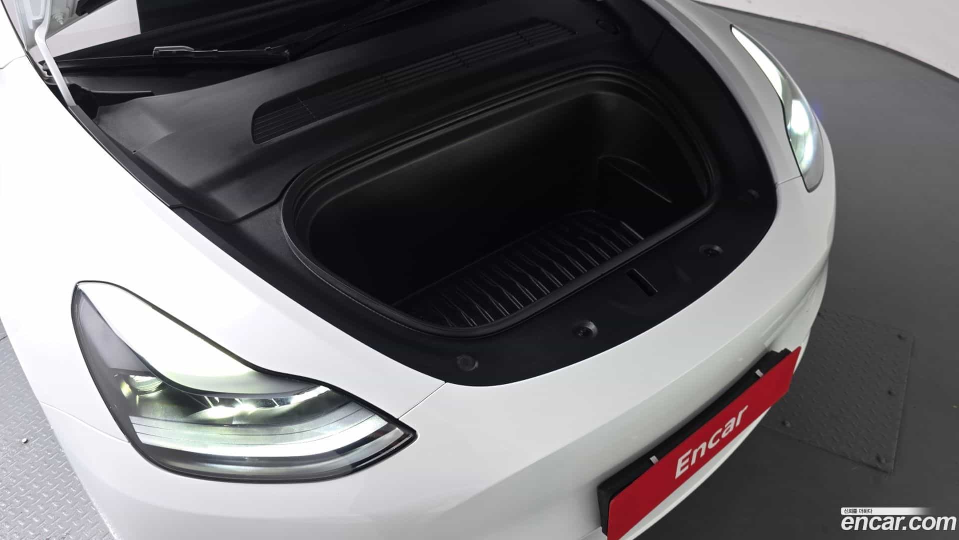 Model Y Tesla 2023.10-OUTER-006