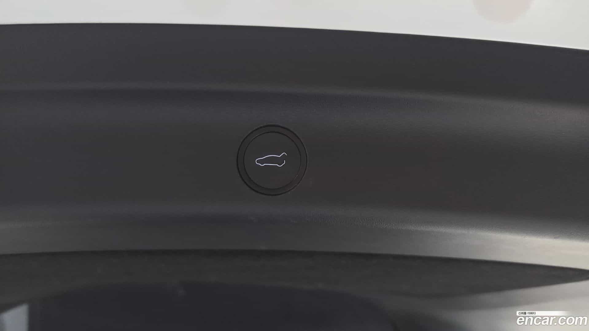 Model Y Tesla 2023.10-OPTION-043