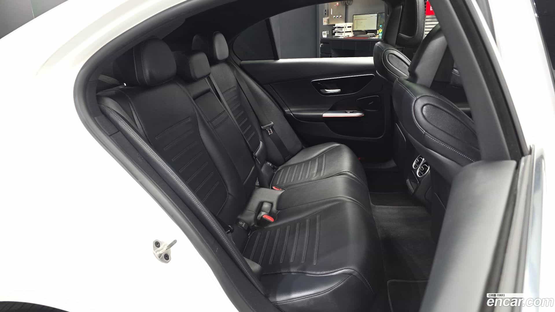 C-Class Mercedes-Benz 2022.4-OPTION-016