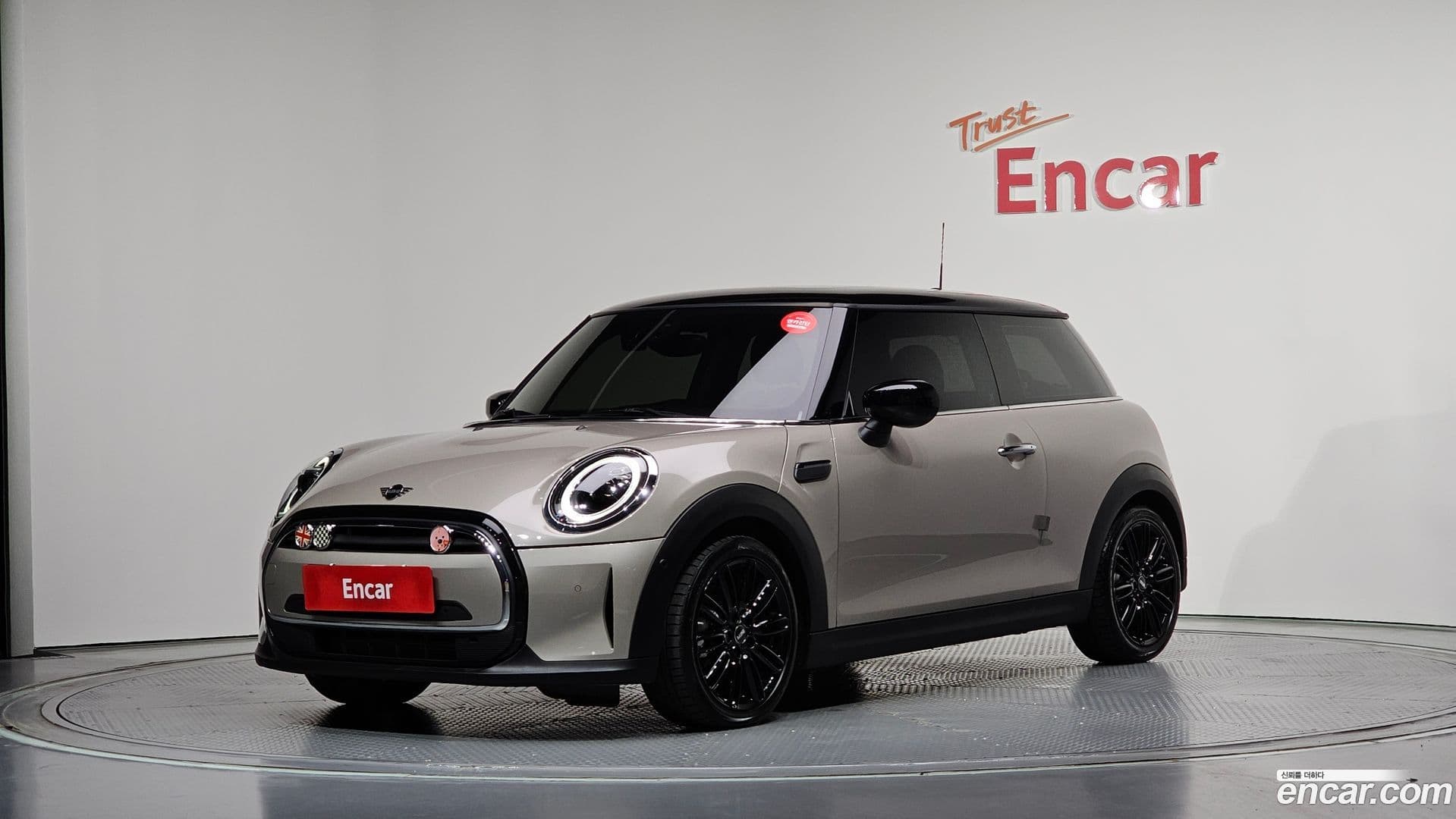 Main__Slider__Photo:Cooper Mini 2023.9-0