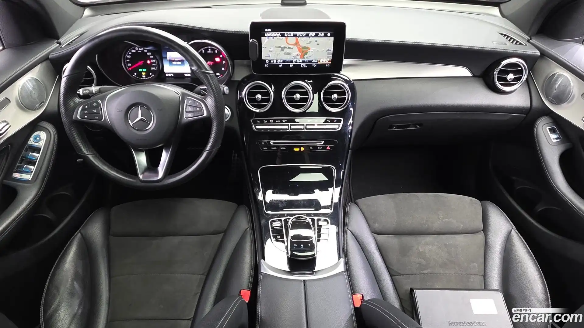 GLC-Class Mercedes-Benz 2019.5-INNER-007