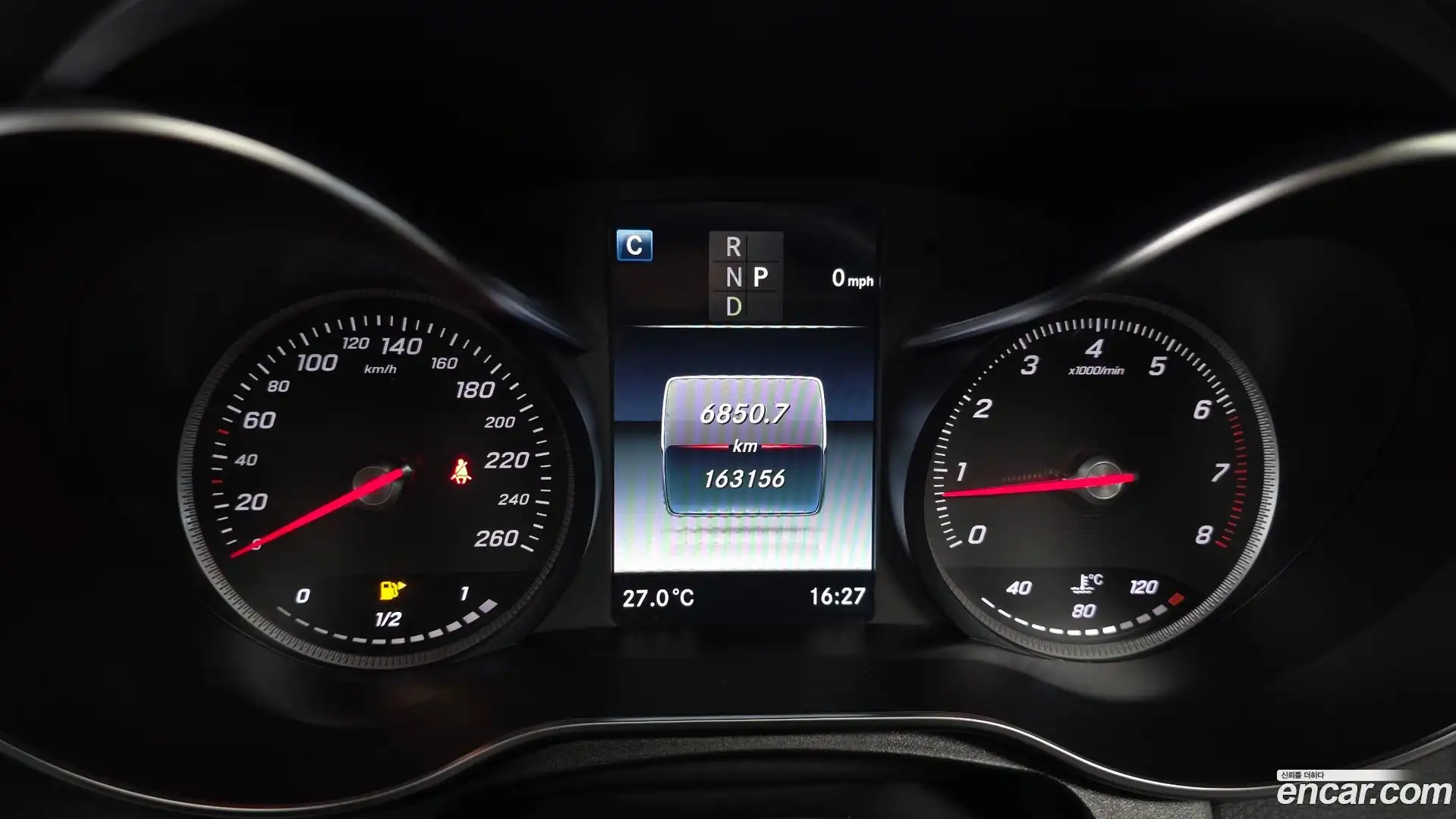 GLC-Class Mercedes-Benz 2019.5-INNER-008