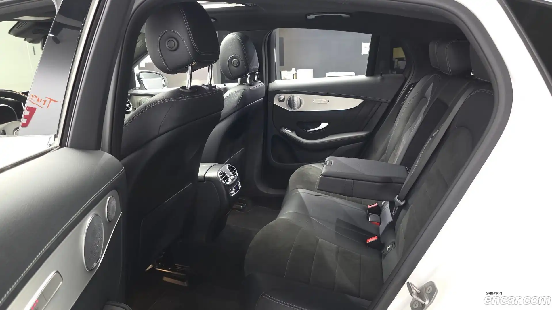 GLC-Class Mercedes-Benz 2019.5-OPTION-015