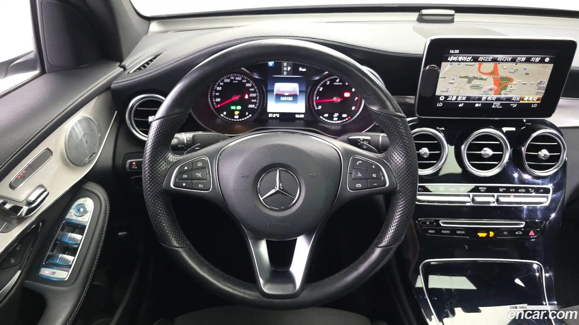 GLC-Class Mercedes-Benz 2019.5-OPTION-017