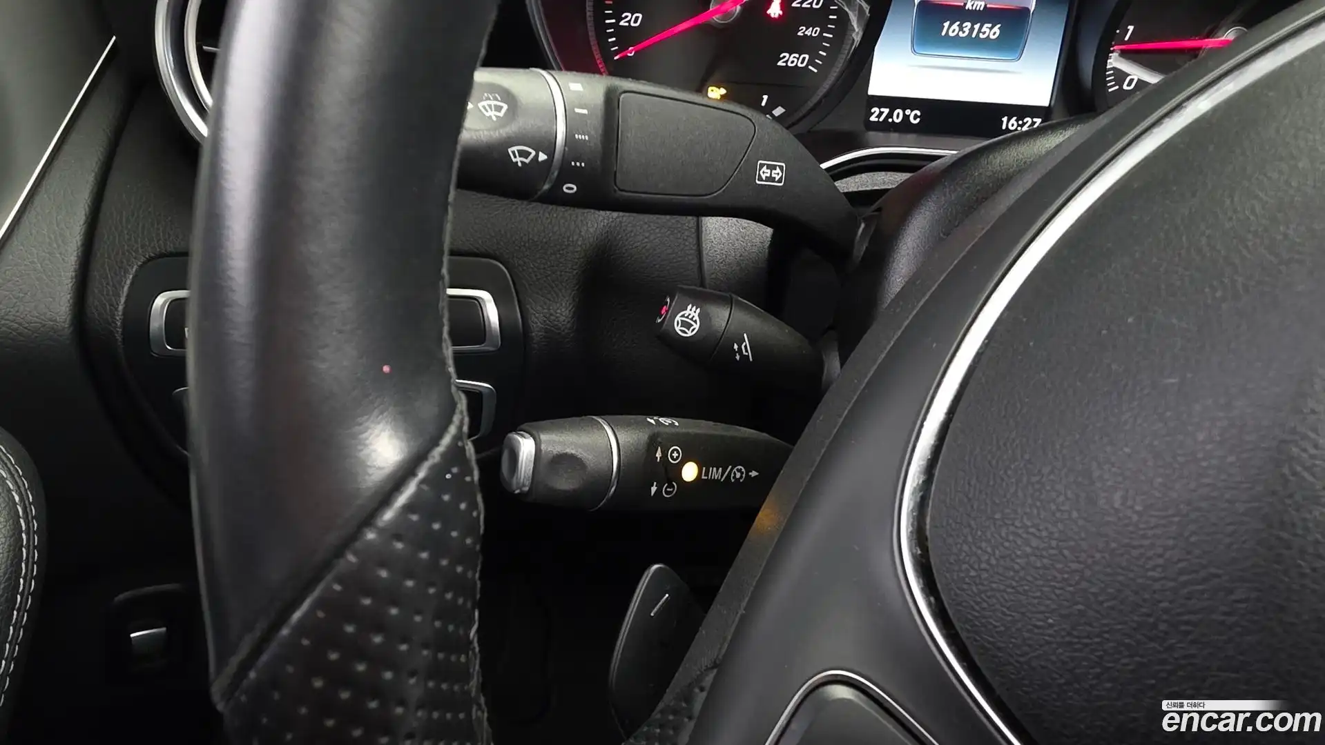 GLC-Class Mercedes-Benz 2019.5-OPTION-021