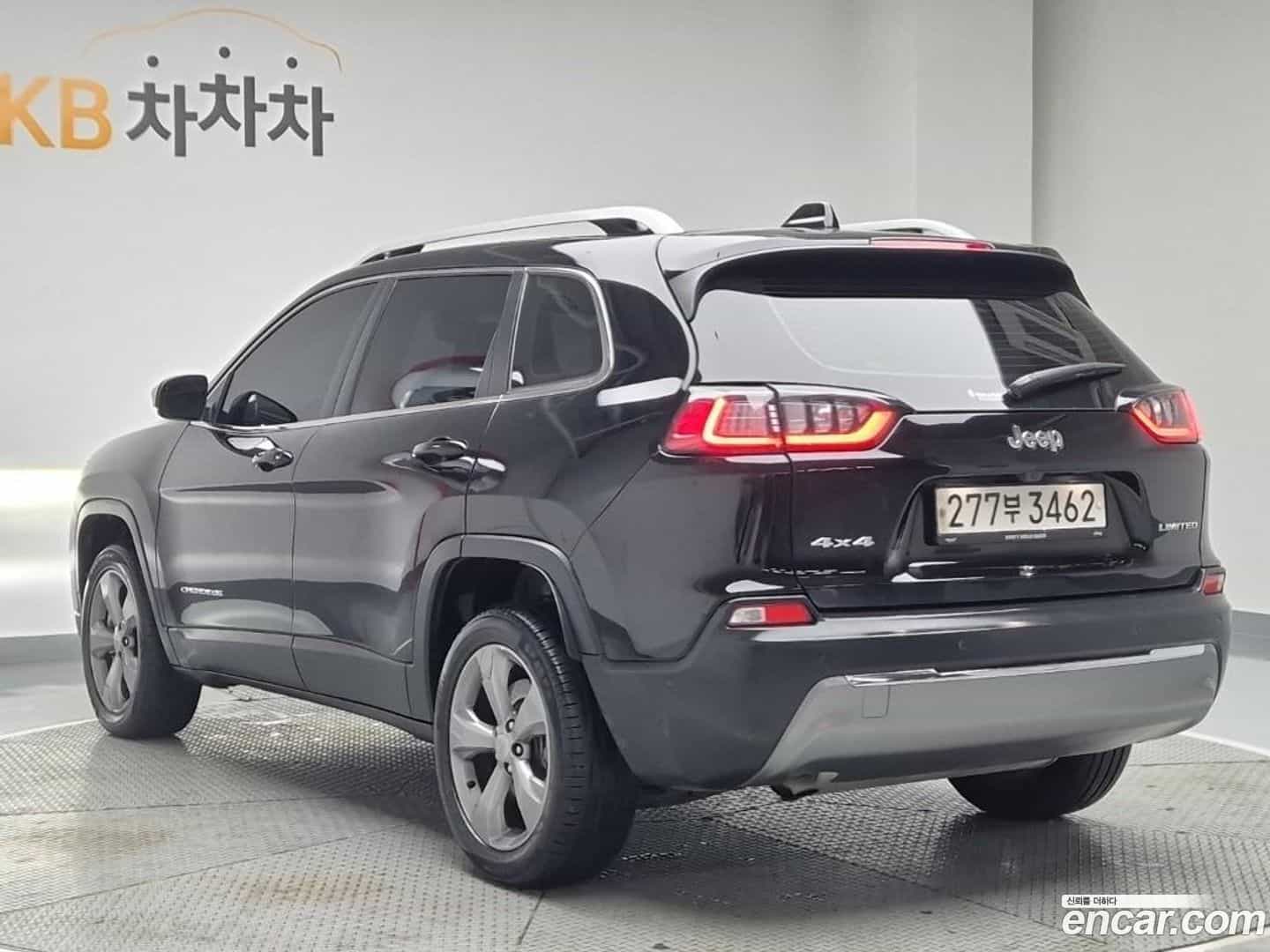 Cherokee Jeep 2020.5-OUTER-004