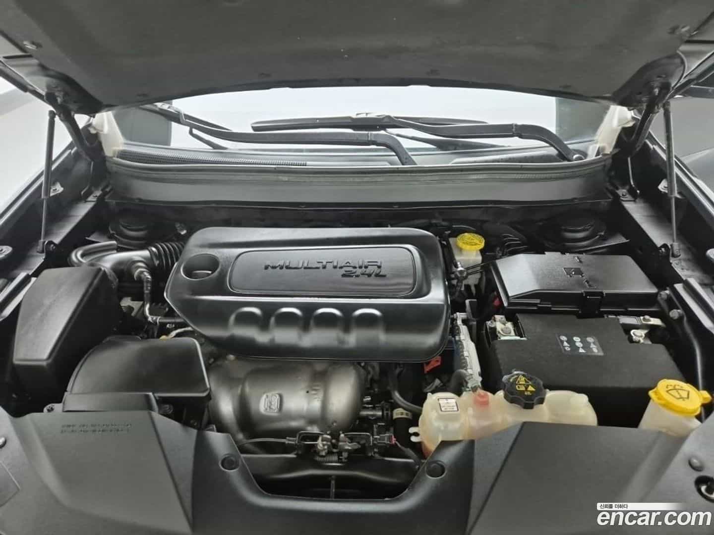 Cherokee Jeep 2020.5-OUTER-006