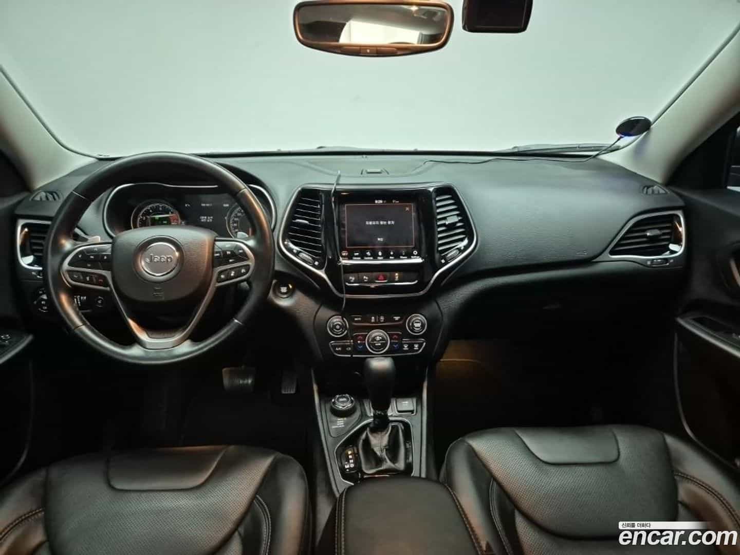 Cherokee Jeep 2020.5-OPTION-019