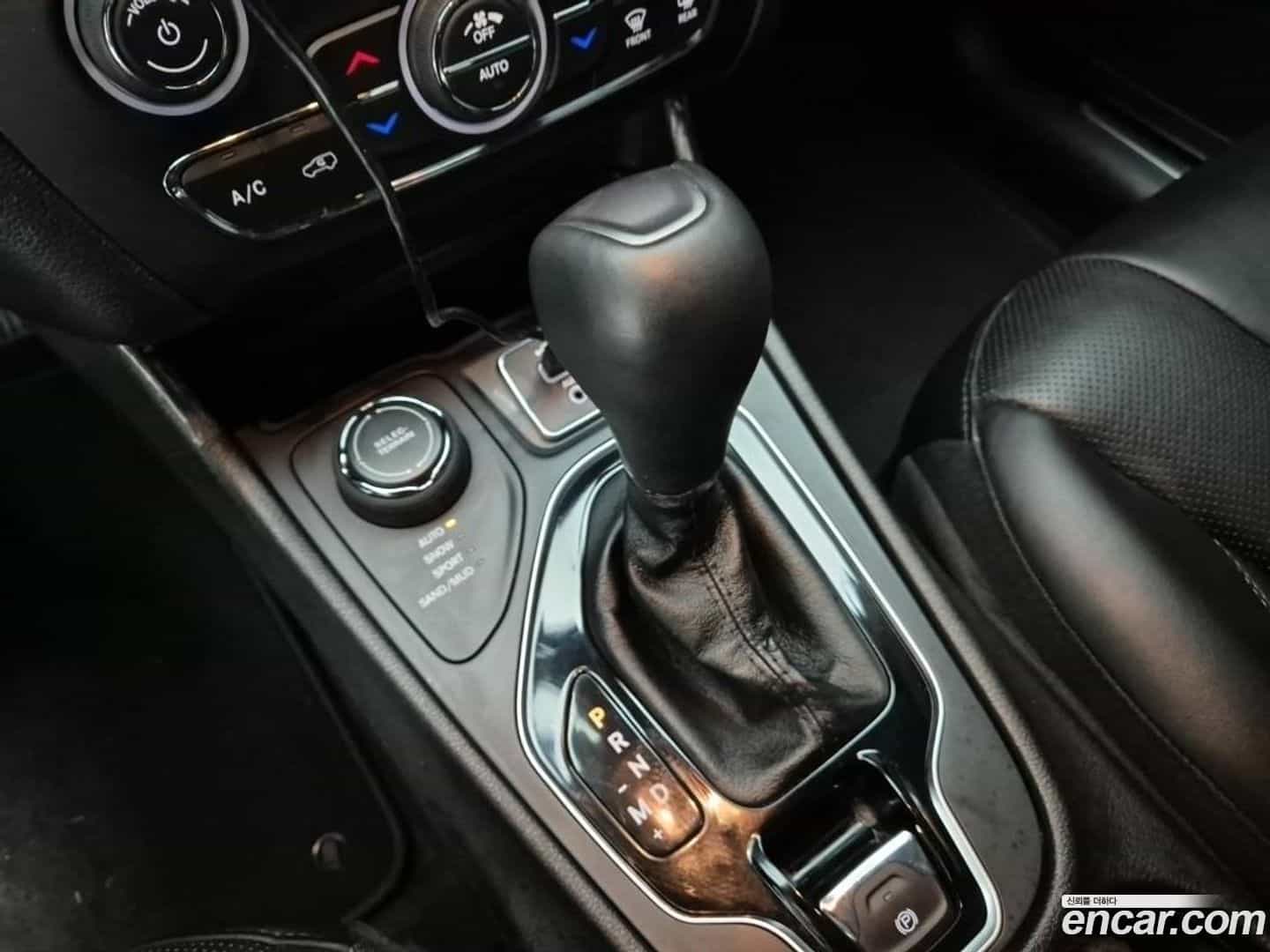 Cherokee Jeep 2020.5-OPTION-020