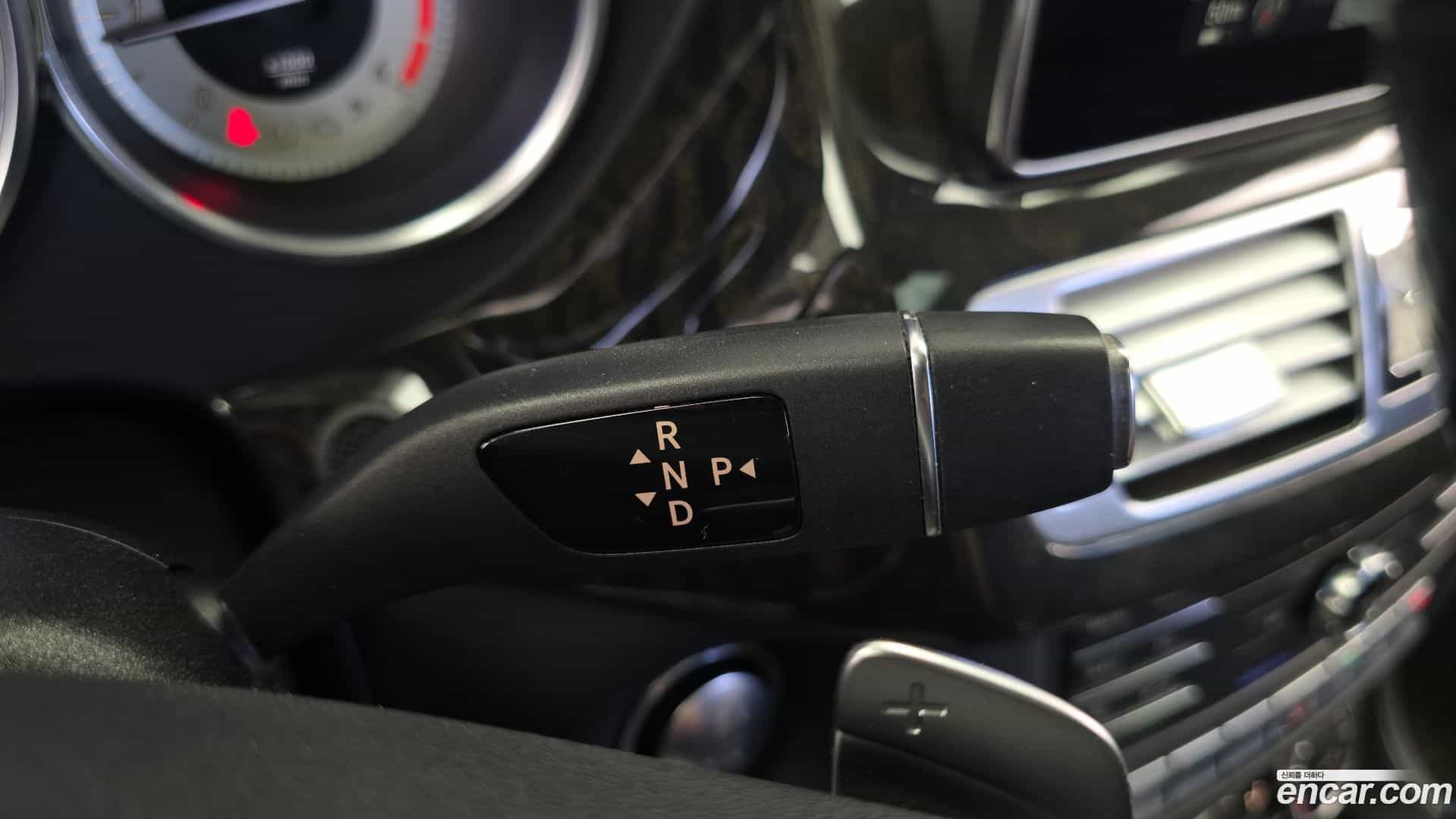 CLS-Class Mercedes-Benz 2015.3-INNER-009